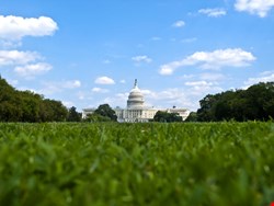 Sen. Jon Kyl is meeting with the US Chamber of Commerce to get its backing for compromise cybersecurity legislation that he proposed