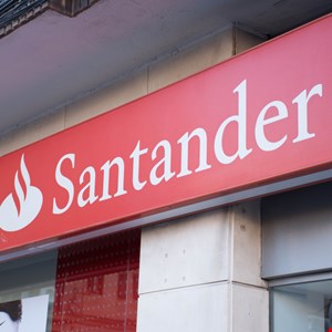 Santander Warns of 87% Surge in UK Crypto Scams