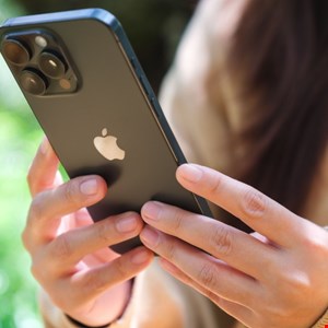 Apple Resolves iOS Notification Issue Revealing Deleted Messages